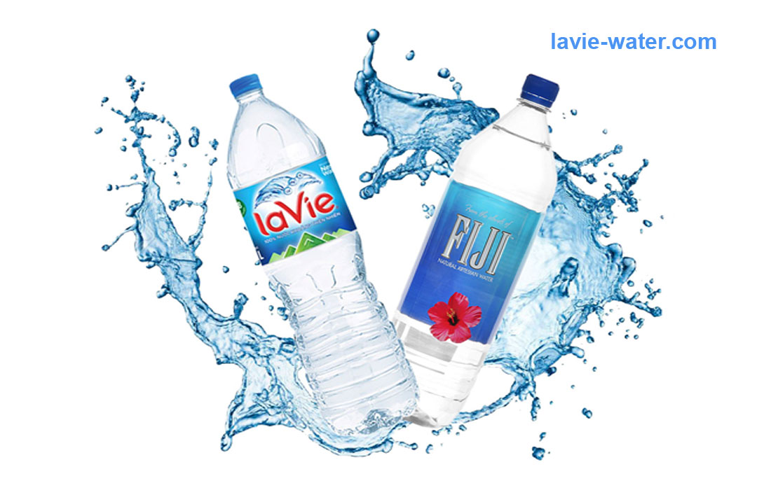 Nên chọn mua nước khoáng Lavie hay FIJI?